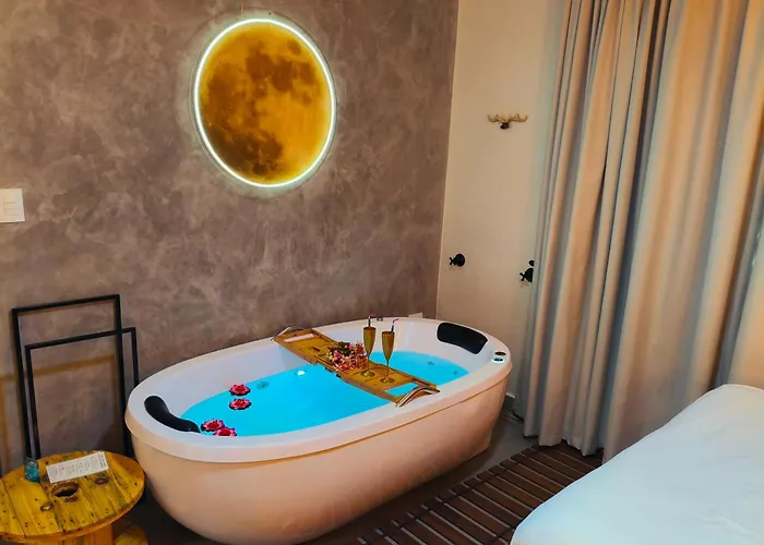 Uai House Casa com Jacuzzi, cromoterapia e colchão massageador